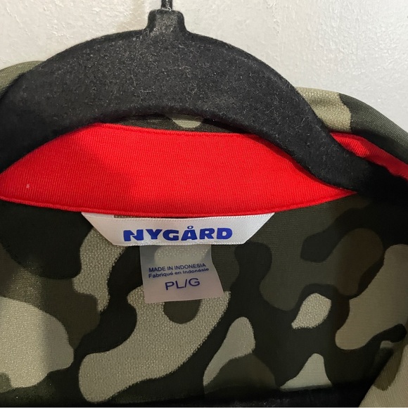 Nygard camouflage button-down. - Picture 2 of 5